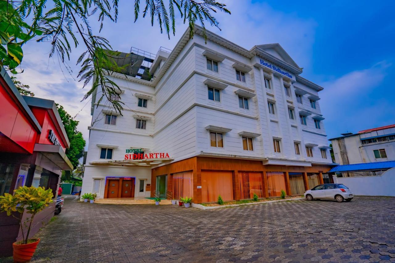 Hotel Sidhartha Chalakudy Kizhake Chālakudi Eksteriør billede