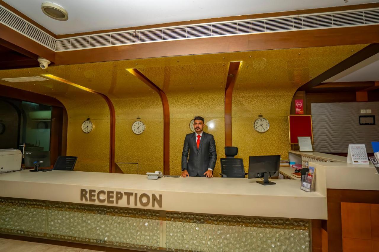 Hotel Sidhartha Chalakudy Kizhake Chālakudi Eksteriør billede