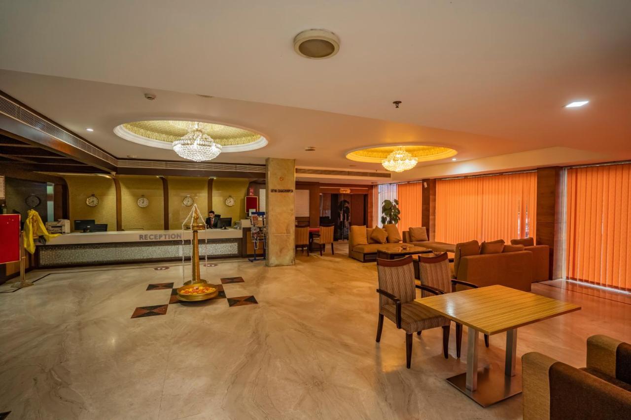 Hotel Sidhartha Chalakudy Kizhake Chālakudi Eksteriør billede